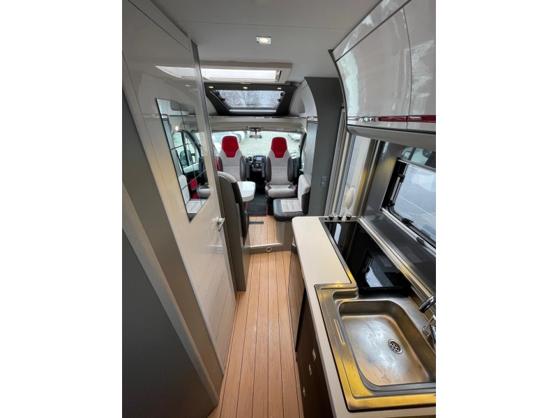 Adria Elios Adria Elios XCS Queensbed  foto: 10