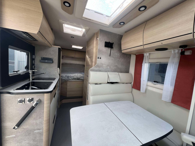 Rapido C50 L=6,59m + Cama Queen foto: 7