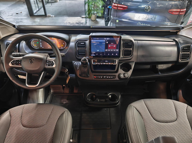 tourne mobil 6.4 Select 2.2 BlueHDI 180PS Automatik - ALL SEASON Foto: 1