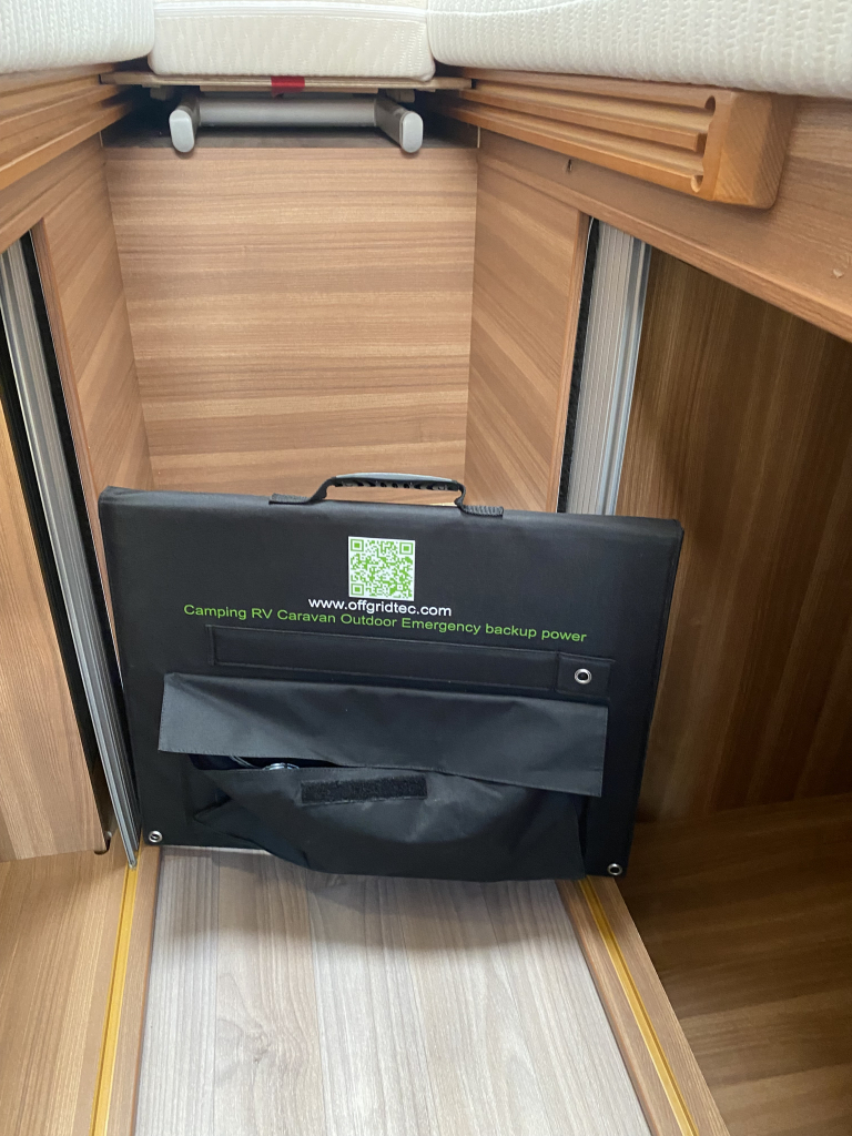 Weinsberg Pepper 600 Peugeot 163 PK, Half-integraal, 2 Lengte-bedden, Garage, Aut. schotel / LCD Camper Centrum On the Road aan de Noorderringweg 4 in Marum. foto: 37