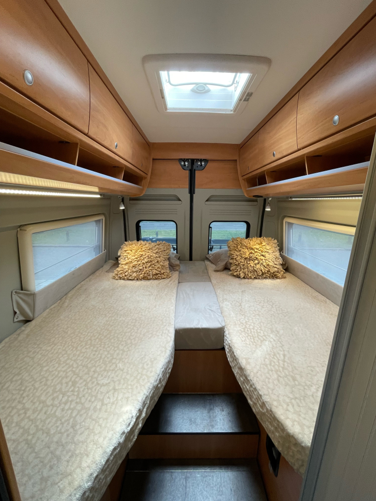 Pössl Roadcruiser XL ENKELE BEDDEN 9T AUTOMAAT TREKHAAK  foto: 3