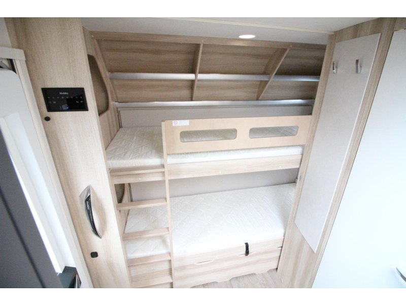 Hobby De Luxe 490 KMF Stapelbedden!  foto: 16