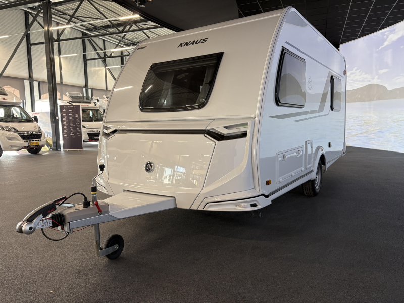 Knaus Sudwind 420 QD lit transversal / d&icirc;nette photo : 2