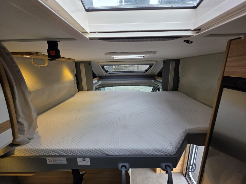 Dethleffs Just 90 T 7052 DBM Queensbed / Hefbed  foto: 22