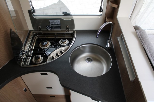 Robuuste AUTOMAAT 180 pk Malibu I 490 LE by Carthago hef-en enkele lengte bedden (124  foto: 43