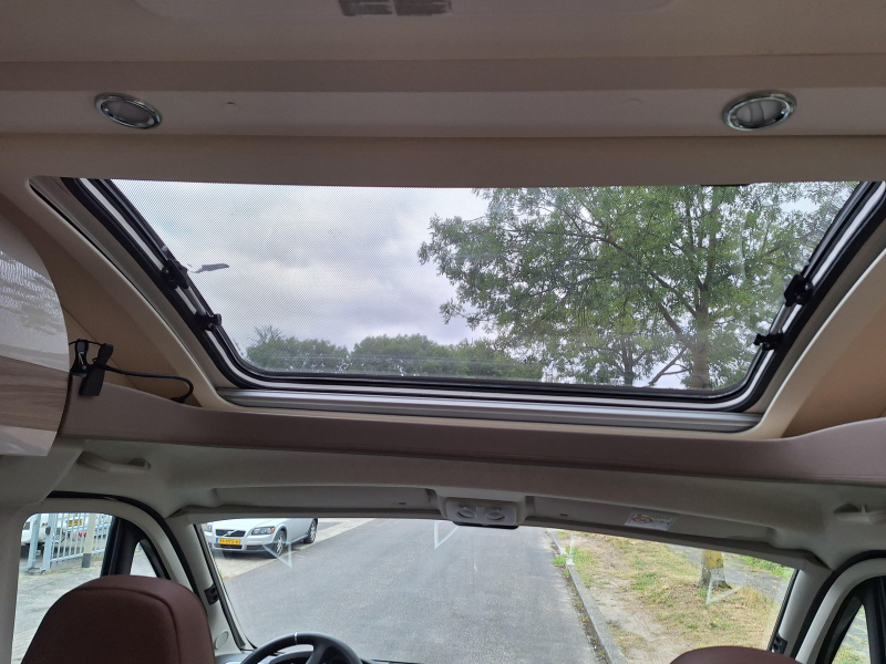 B&uuml;rstner Travel Van 620 T 9G MOD&Egrave;LE COMPACT AUTOMATIQUE photo : 7