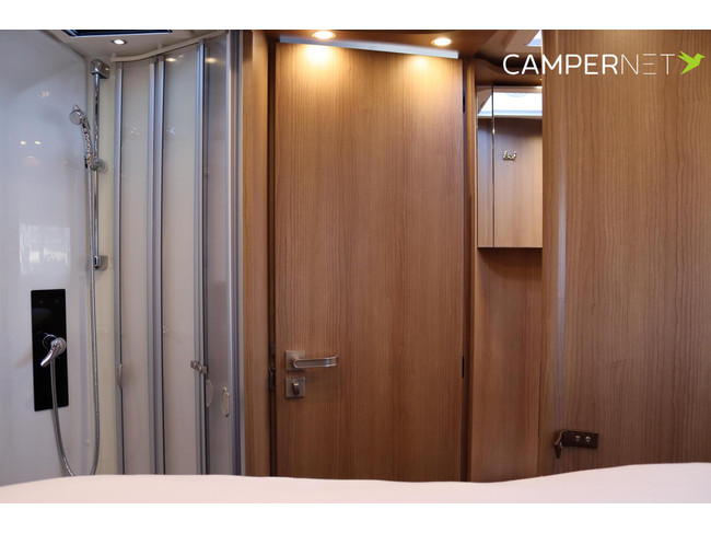 Carthago C-Tourer I 150 QB 170pk Automaat | Zo goed als nieuw | Queensbed | Gescheiden douche | Dubbele bodem | Hefbed | Luxe | LED kopla foto: 23