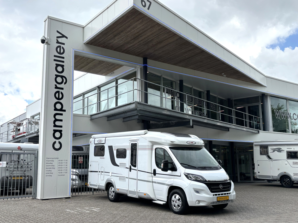 LMC PASSION V 643 G AUTOMAAT ENKELE BEDDEN EURO6 10.000KM! foto: 0