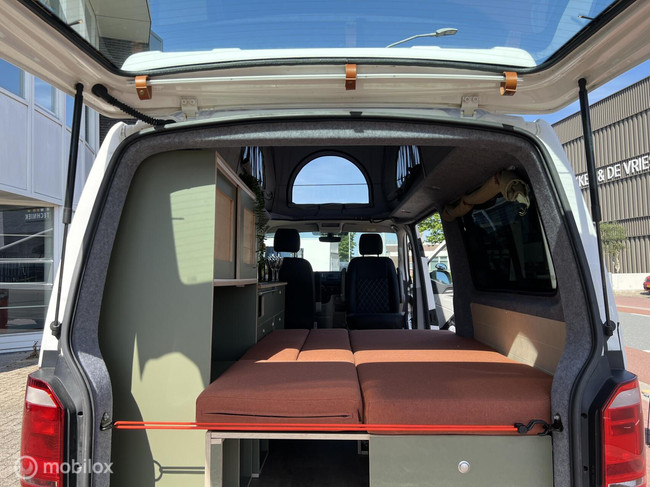 Volkswagen T6 2018 L2H1 Nevada 2018 Automaat two-tone foto: 8