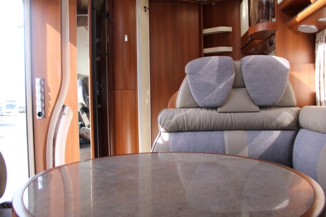 Carthago Chic E Line I 50 Yachting Fiat ocasi&oacute;n 05-2017 transmisi&oacute;n autom&aacute;tica Sistema de nivel (120 foto: 38