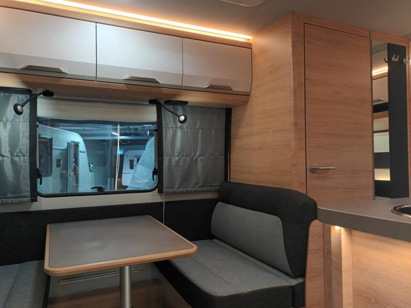 Knaus Sudwind Black Selection 420 QD  foto: 1