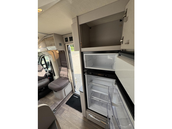 Hymer EXT 678 9T-Automaat Enkele Bedden Luifel Lpg Zonnepaneel foto: 19