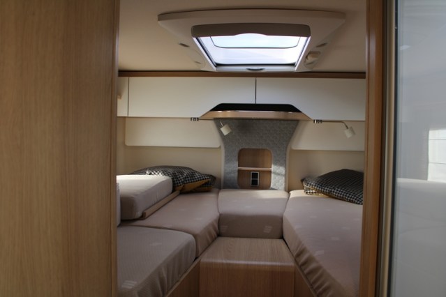 Volledig luchtgeveerde Hymer B ML I 780 9 G Tronic Automaat 170 pk Mercedes 417 CDI (53  foto: 48