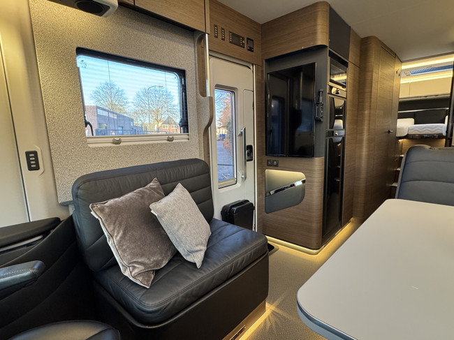 Adria Supersonic 890 LL 170 CV AUTOM&Aacute;TICO 9 velocidades 4 personas Euro6 Mercedes-Benz Sprinter EP SISTEMA DE NIVELACI&Oacute;N **Camas individuales/4 asientos/ foto: 10