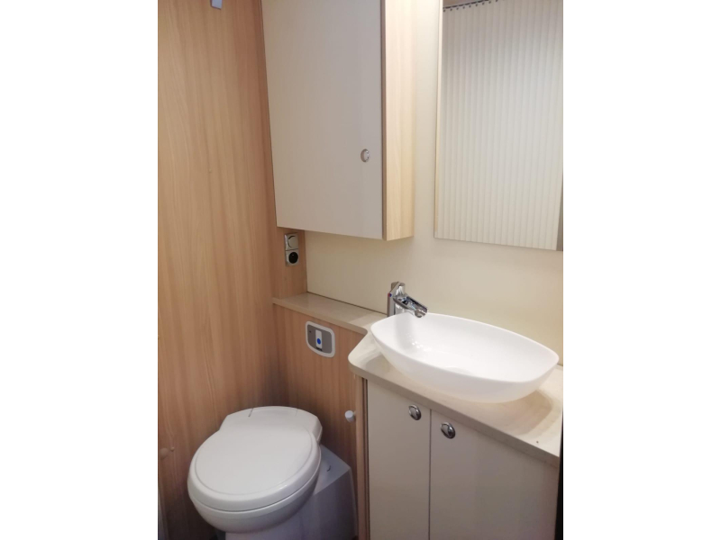 Bürstner IXEO Time 734 met groot zonnepaneel!  foto: 11