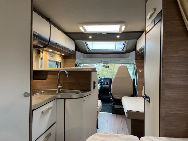Knaus Live TI 650 MF Frans bed | Automaat  foto: 14