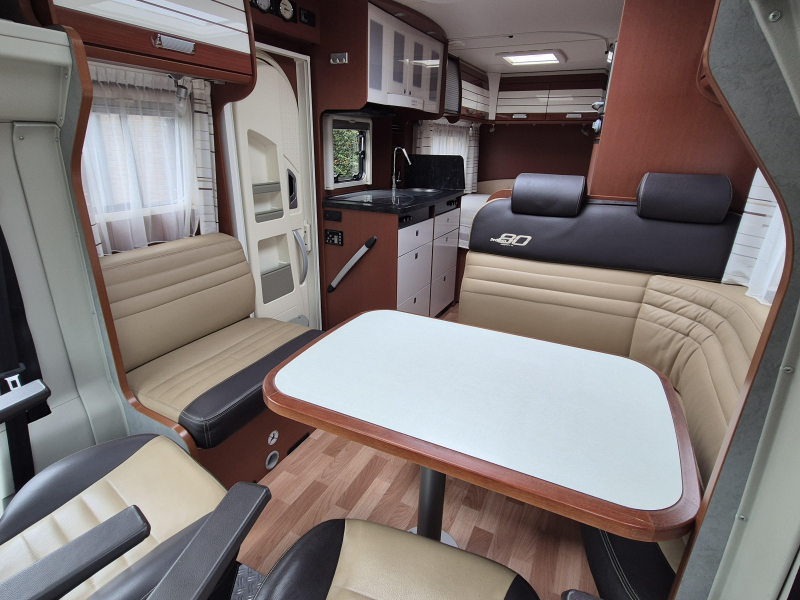 Dethleffs Eighty T 6700 Fransbed EP level TV leer  foto: 16