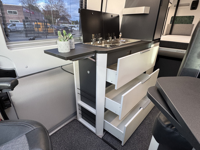 Adria Twin Supreme 640 SGX 160 pk AUTOMAAT 9-Traps Euro6 Fiat Ducato 8 Maxi **Lengtebedden in hoogte verstelbaar/4 zitplaatsen/Luifel/ foto: 11
