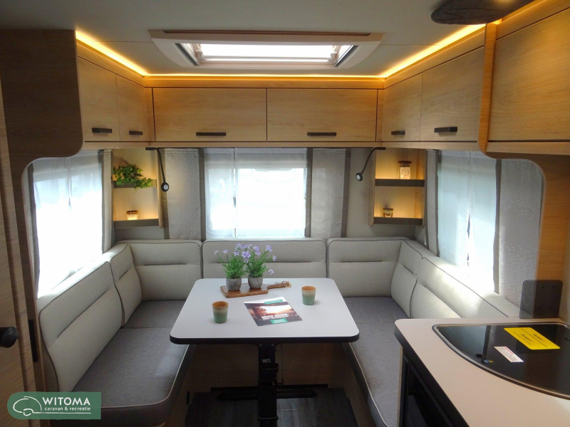 Weinsberg CaraOne Edition HOT 450 FU Frans bed  foto: 8