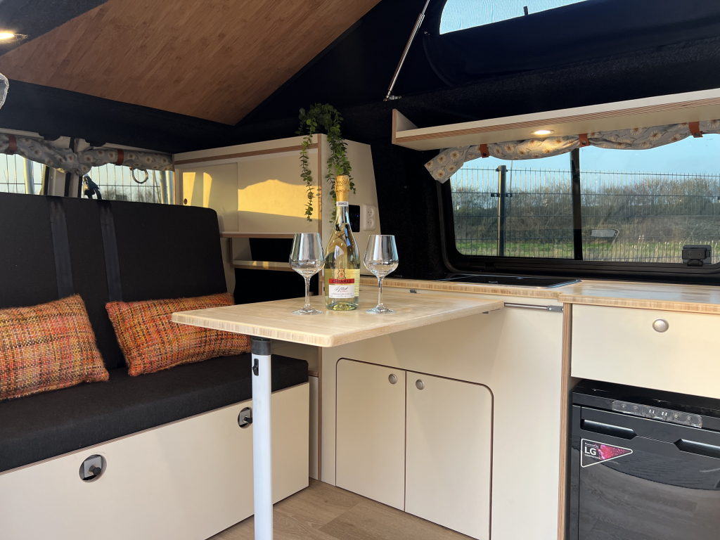 Volkswagen T5 2015 Florida Kastenwagen-Wohnmobil neuer Ausbau Foto: 1