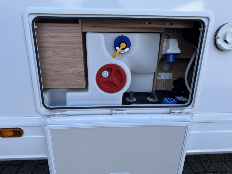 Weinsberg CaraLoft 650 MEG photo: 23