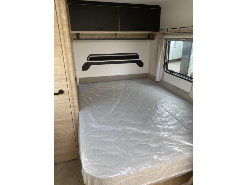 Caravelair Sport Line 455 Anniversary Line Ruime rondzit voorin  foto: 15