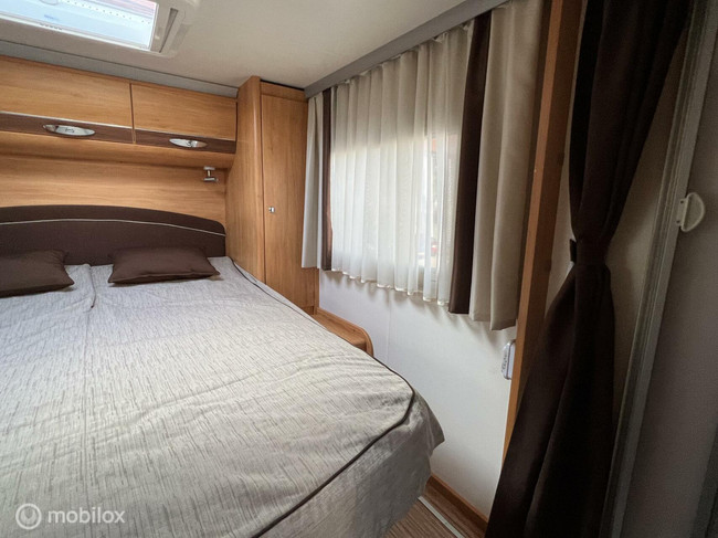 Adria CORAL S 690SP 160PK Queensbed Luifel Zonnepaneel Oven foto: 13