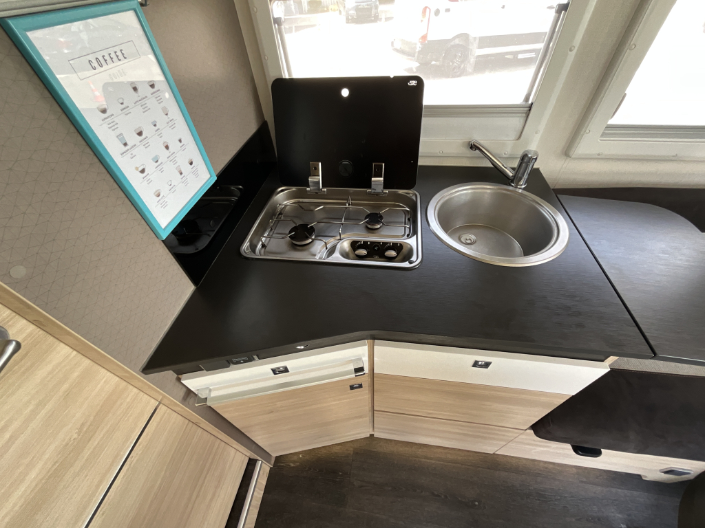 Challenger 337 GA met enkele bedden foto: 22