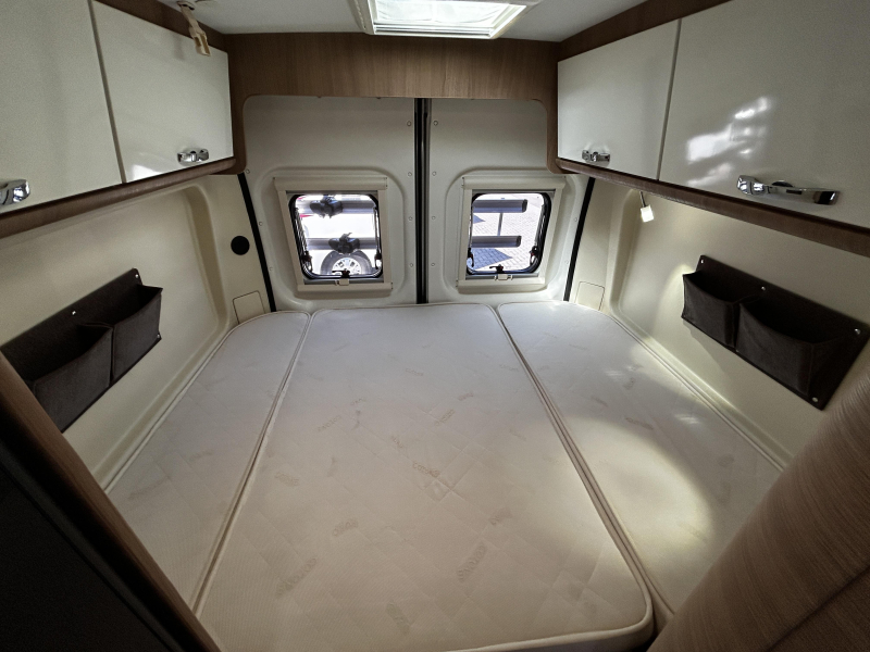 Karmann Davis 590 Transverse bed/2017/Euro6/Airco photo: 17