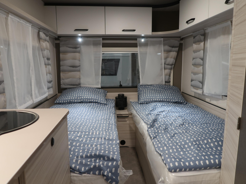 Dethleffs C'Joy 460 LE SINGLE BEDS, LIGHTWEIGHT photo: 2