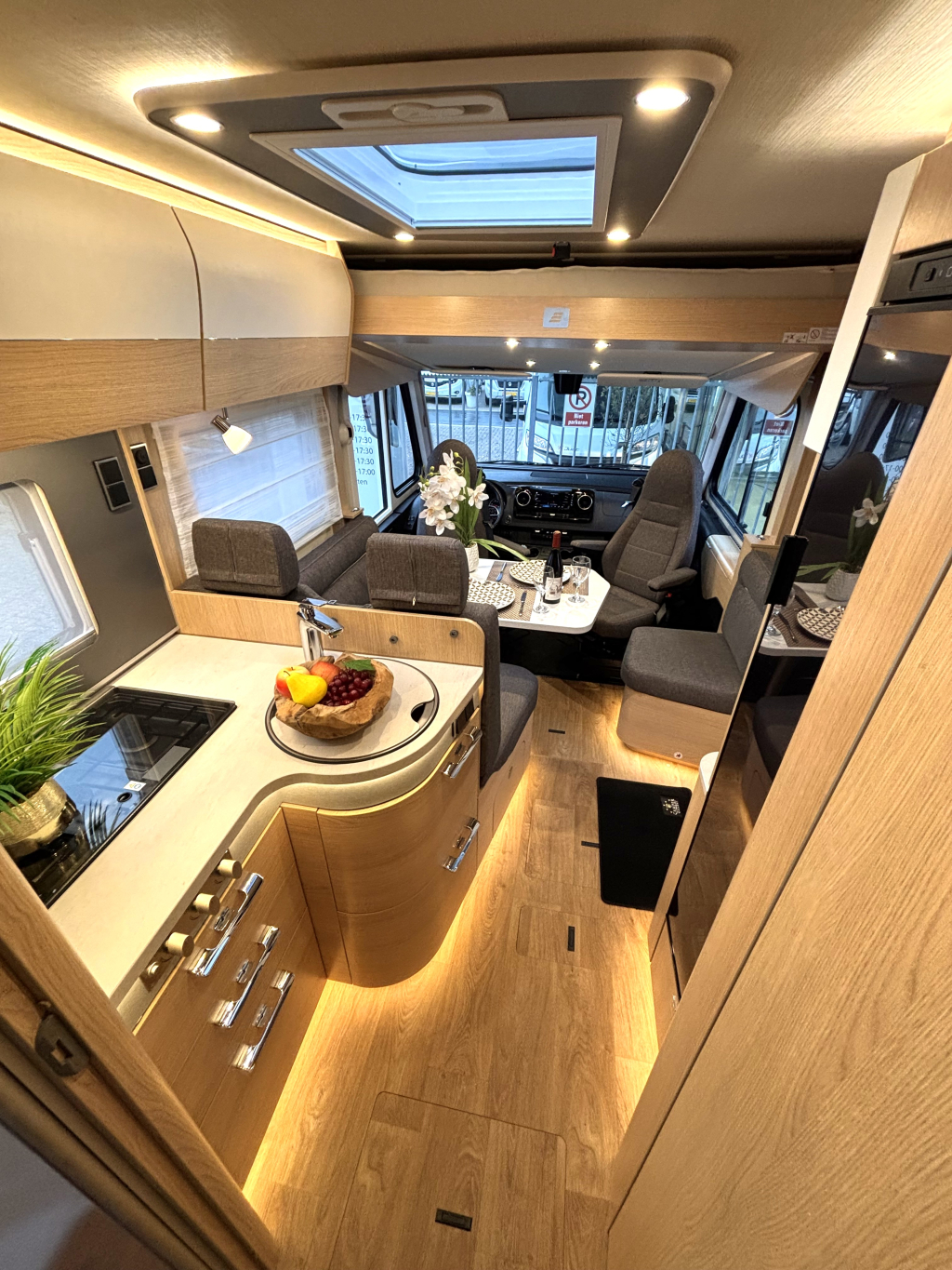 Hymer BMC 680 SilverLine MERCEDES 9T AUTOMAAT ENKELE BEDDEN foto: 11
