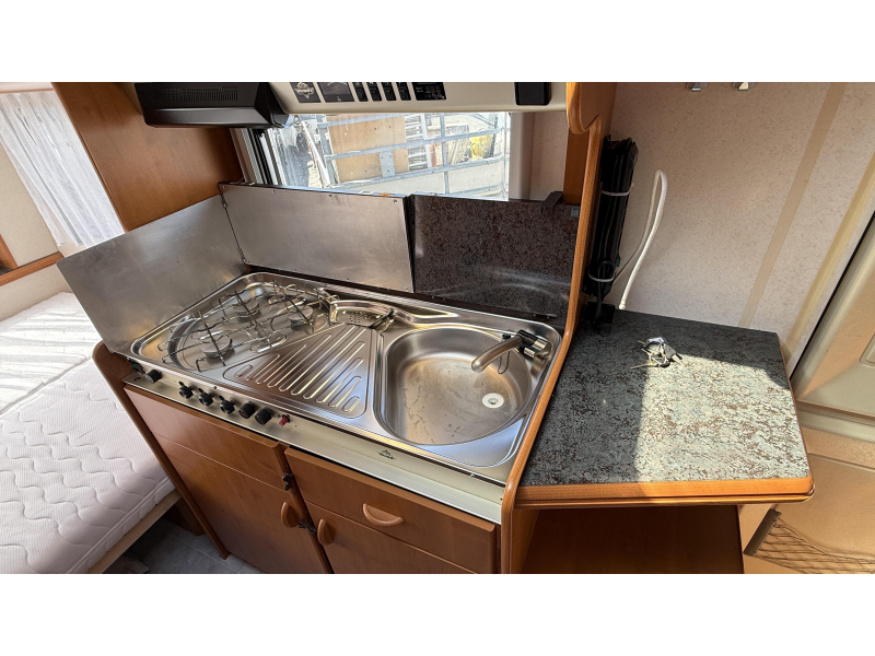 Hobby Excellent 470 Rundsitzbett Toilette Foto: 8