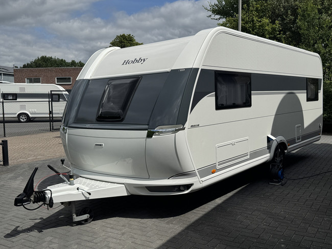 Hobby Maxia 585 UL met enkele bedden **Absolute topsegment van Hobby/Zeer ruime caravan/Nieuwe caravan** foto: 12