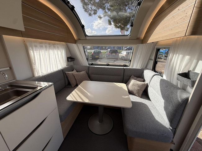 Adria Adora 522 UP Als Nieuw met Airco Mover voortent foto: 8
