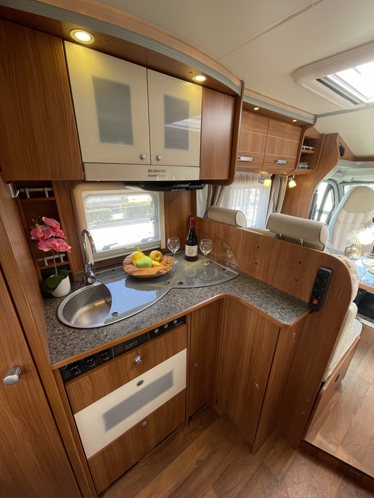 Dethleffs Advantage T6571 FRANSBED ZONNEPANEEL  foto: 5