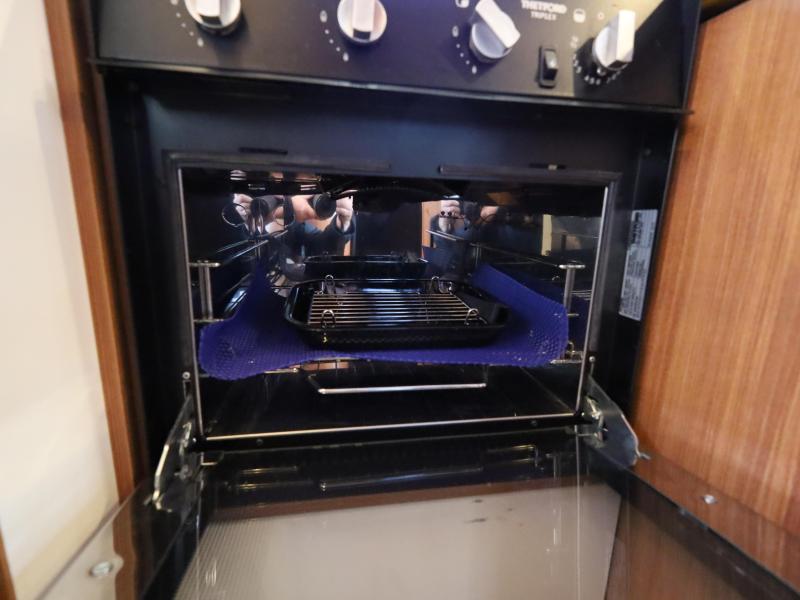 Adria Matrix M 670 SC queensbed + hefbed  foto: 8