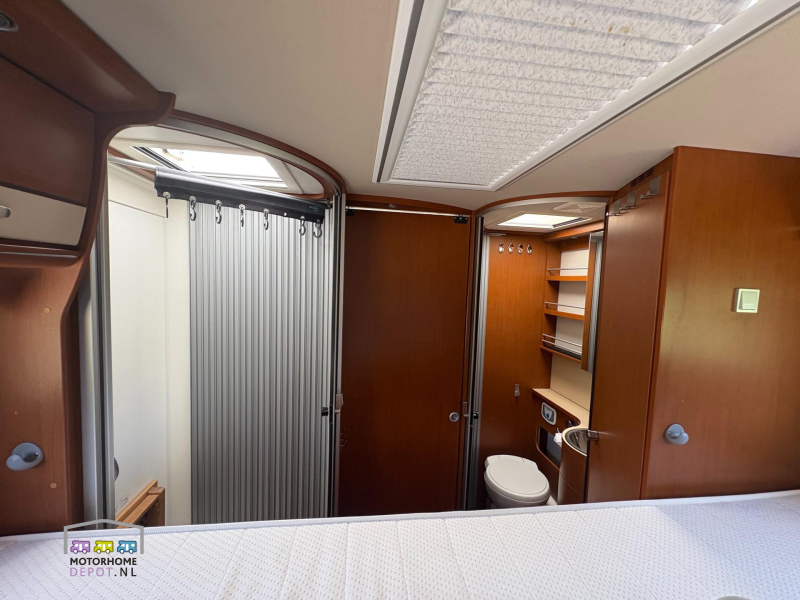 Hymer B594 Origineel NL kenteken  foto: 11