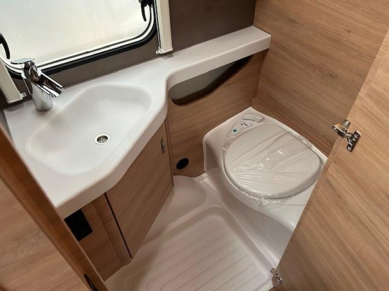 Knaus Sudwind Black Selection 420 QD Foto: 10