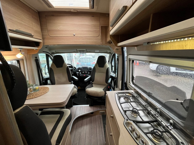 Knaus Boxstar Freeway 640 Automaat Off-Grid Lengtebedden foto: 1