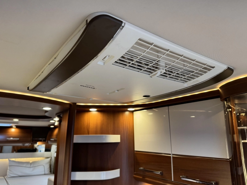 Carthago Chic C-Line I 4.9 LE Mercedes- Camas longitudinales foto: 17
