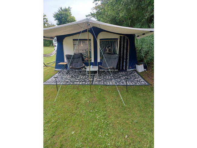Alpenkreuzer Pennine Fiesta 2+2 Folding Caravan Awning 4 berths kitchen Awning 2011 photo: 3