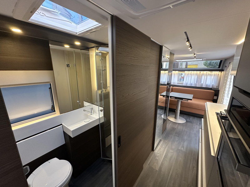 Adria Astella 754 DP Exklusiv in den Niederlanden Foto: 14