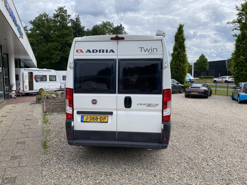 Adria Twin 640 SLX camas individuales como nuevas foto: 5