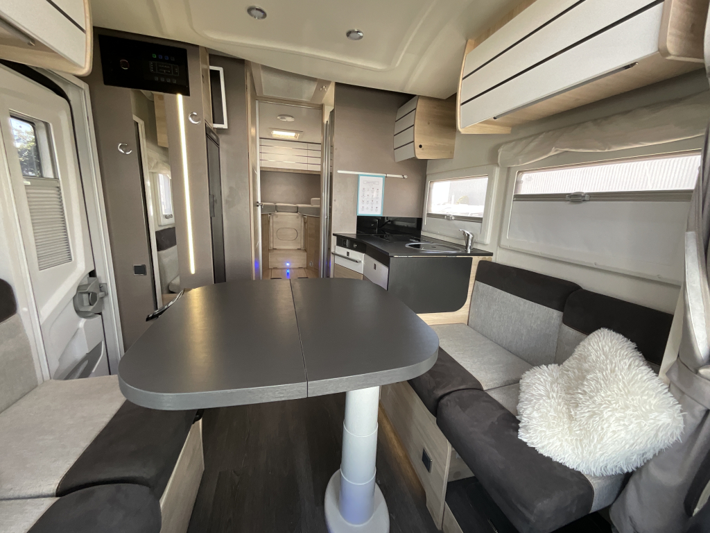 Challenger 337 GA met enkele bedden foto: 16