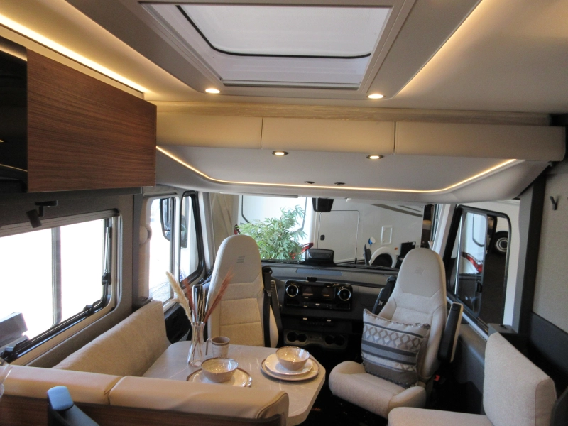 Hymer B-MC I 680 SLC dubbele bodem  foto: 2