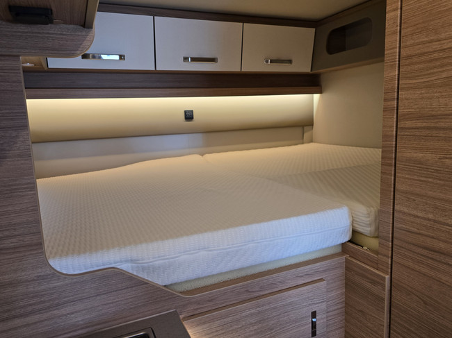 Weinsberg X-CURSION 500 MQ EDITION PEPPER 150 PK AUTOMAAT SLECHTS 12.142 KM !! APPLE CAR PLAY ANDROID AUTO ADAPTIVE CC TV + SATELLIET STOELVERWARMING DRAAISTOELEN foto: 15