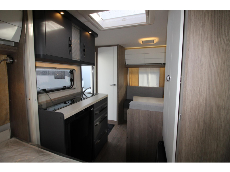 Hobby On Tour 390 SF Caravan breedte 220 cm!  foto: 12