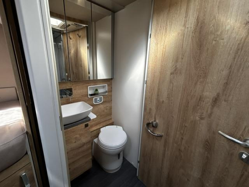 Frankia Platin 7900 GD V6 Autom 2xAirco Levelsys foto: 6