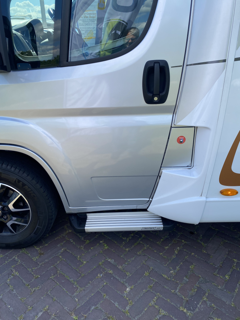 Bürstner AUTOMAAT Lyseo Harmony Line 690 G Half-integraal, Motor-airco, Enkele-bedden, Hefbed, Garage, Halve-treinzit, Draaistoelen, Bj. 2021 Marum  foto: 11
