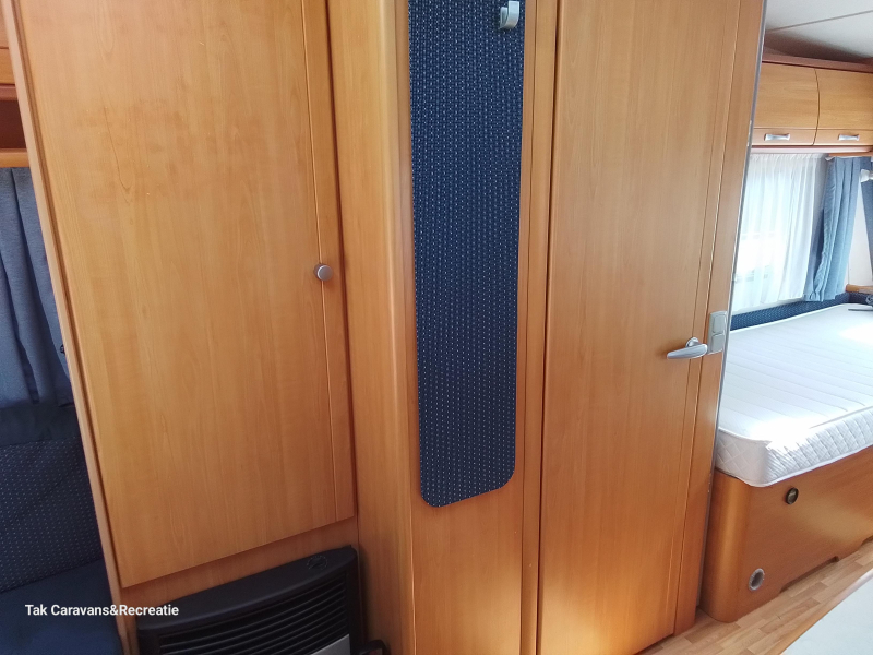 LMC Sunny 490 K1 Aparte bedden 